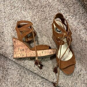 G By Guess Camel Brown Estes Cork Wedge Tassel Sandal Sz 8.5